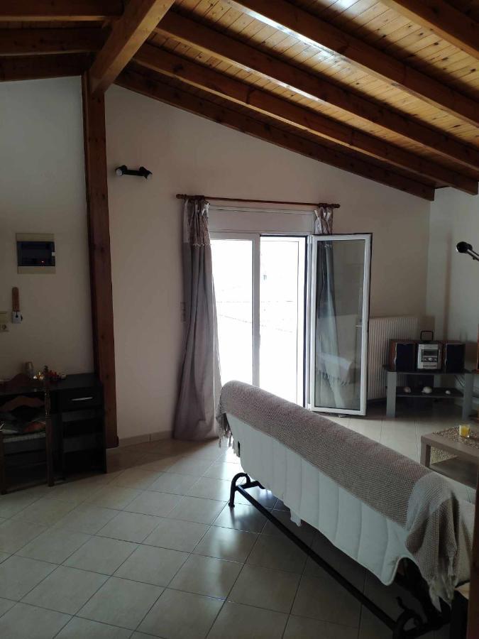 Sea Center Apartment Артемида Екстериор снимка